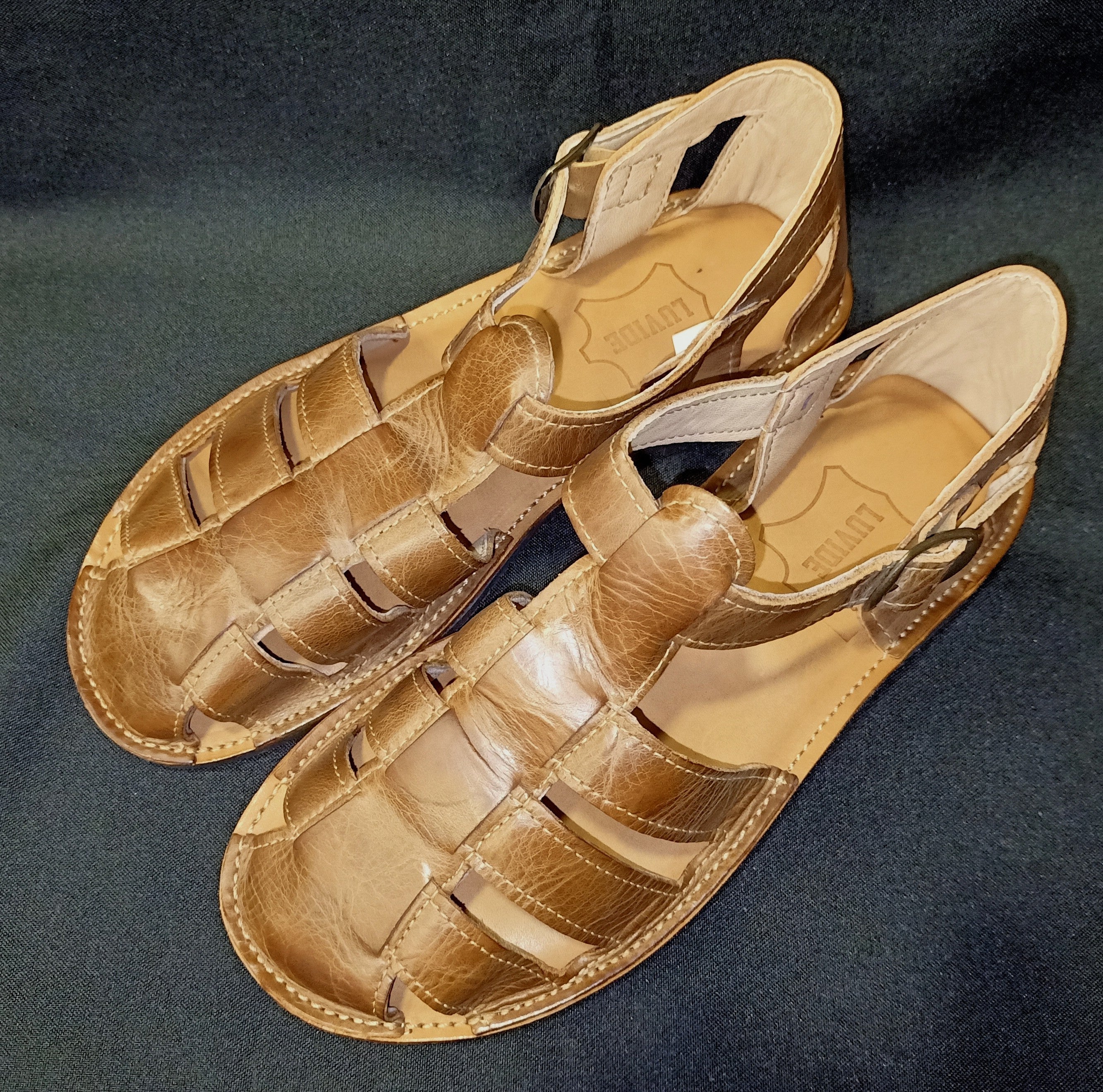 Handcrafted women’s leather sandals