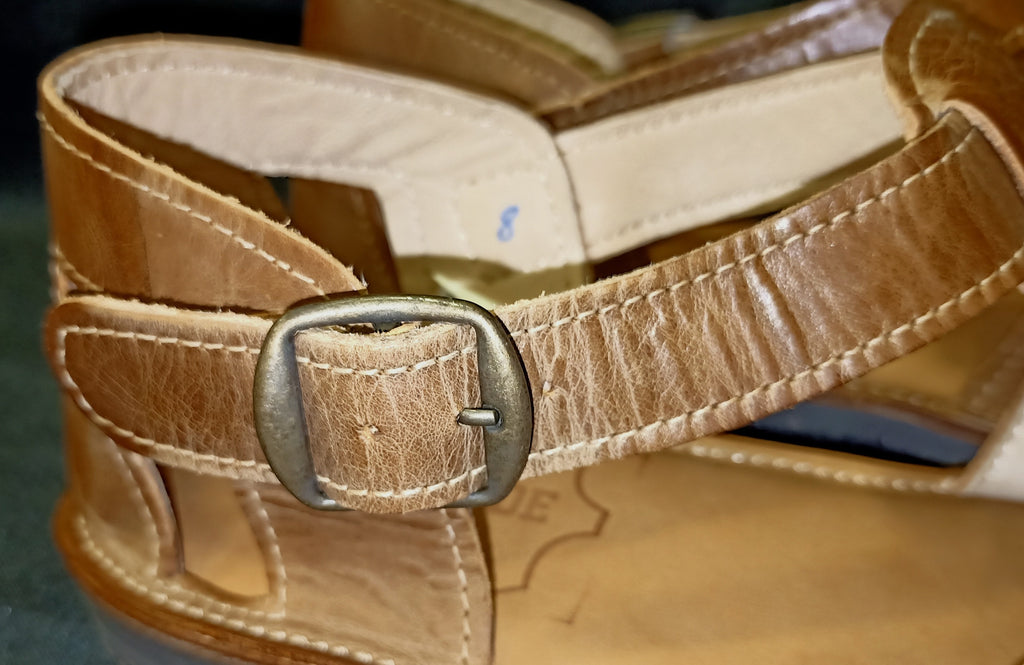 Handcrafted women’s leather sandals
